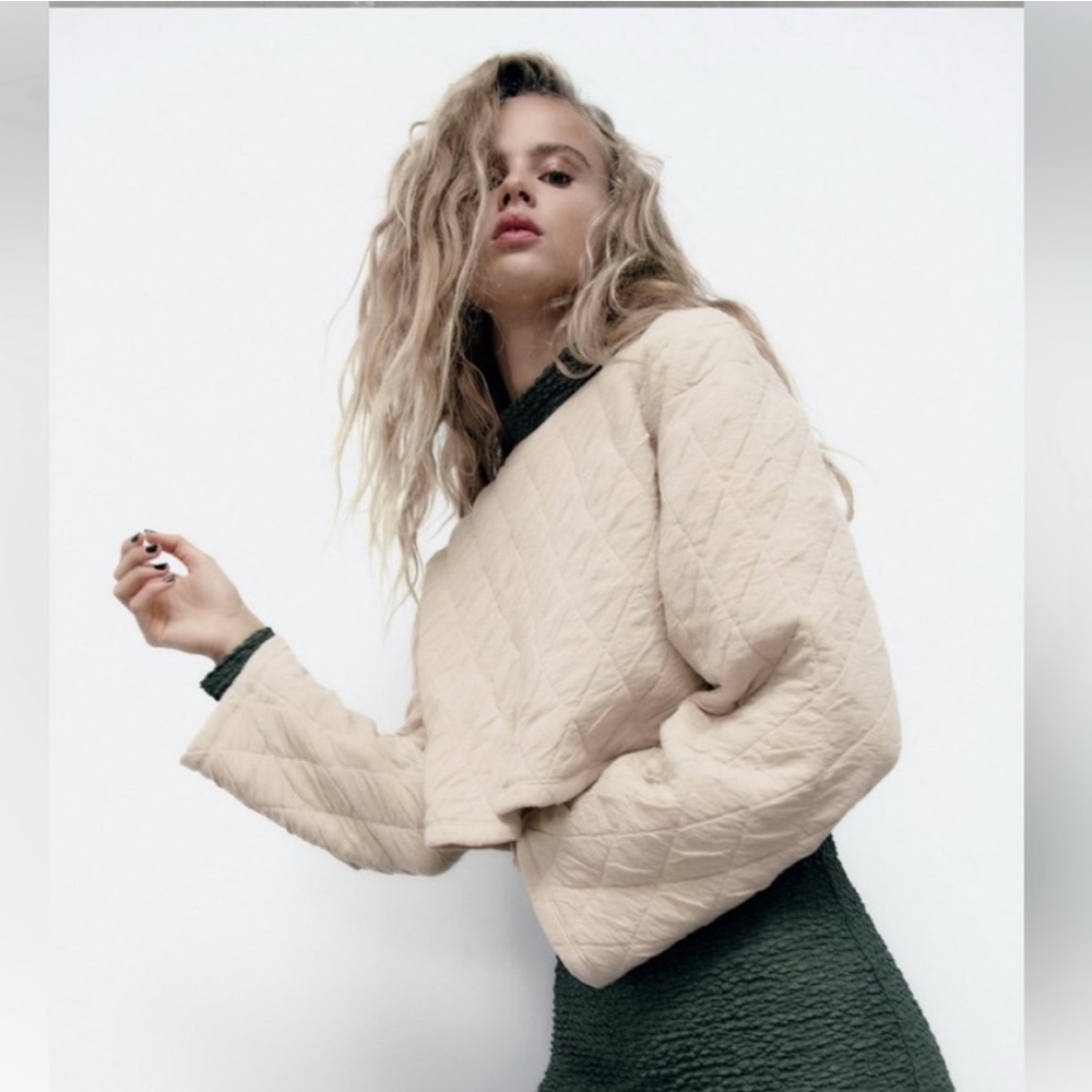 Zara Quilted Cropped Sweatshirt